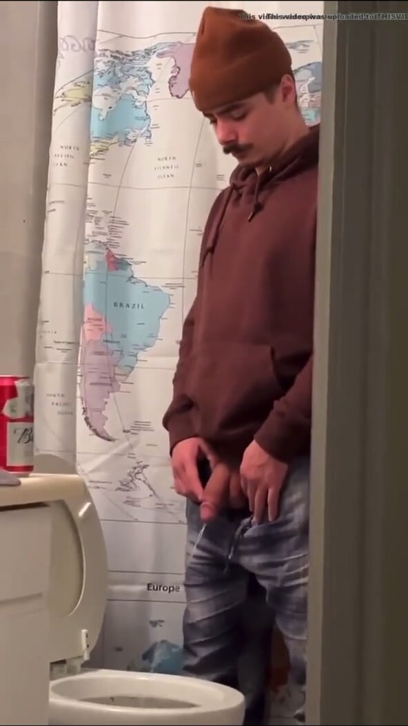 Sexy hung straight piss