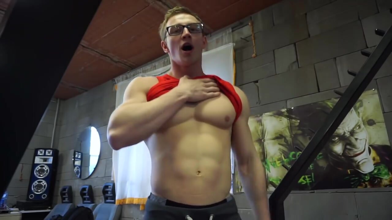 Amazing abs flexing