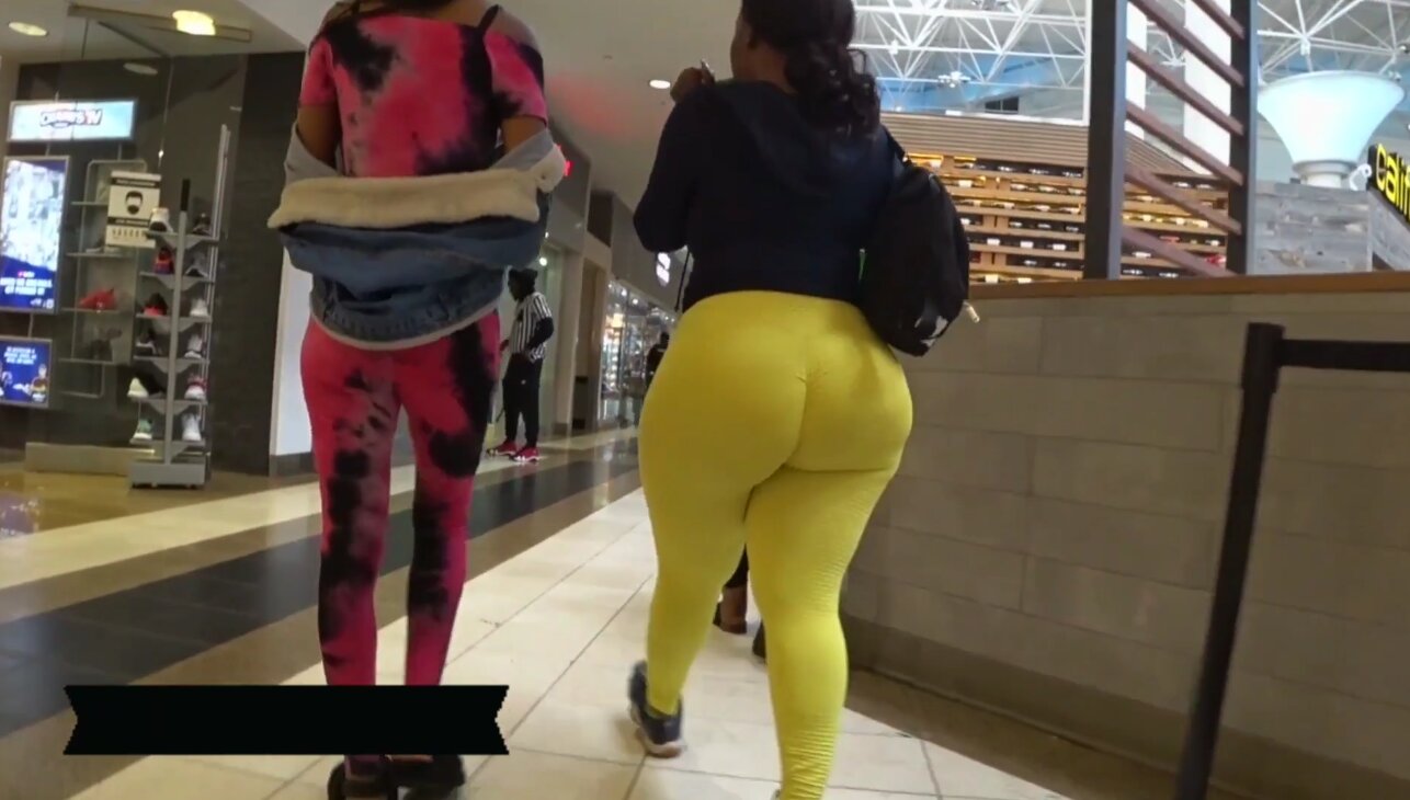 BIG BLACK BBL CANDID BUBBLE BOOTY STALKED