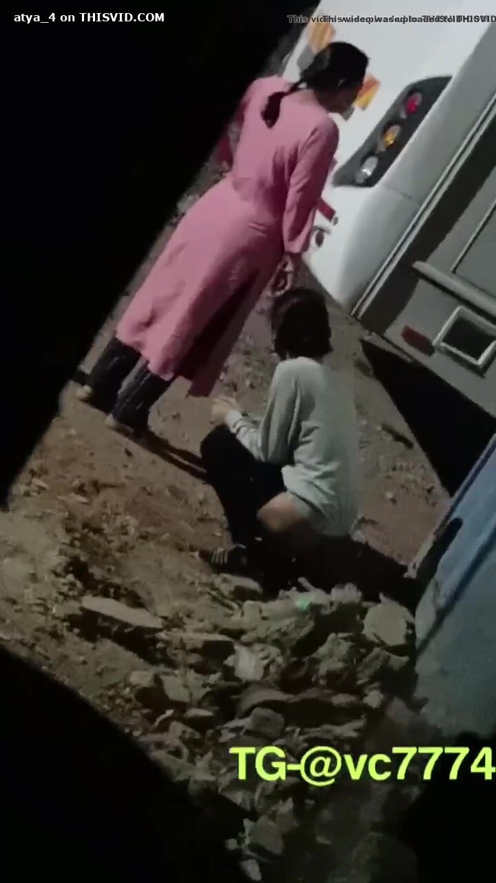 Desi girl pissing near bus stand captured