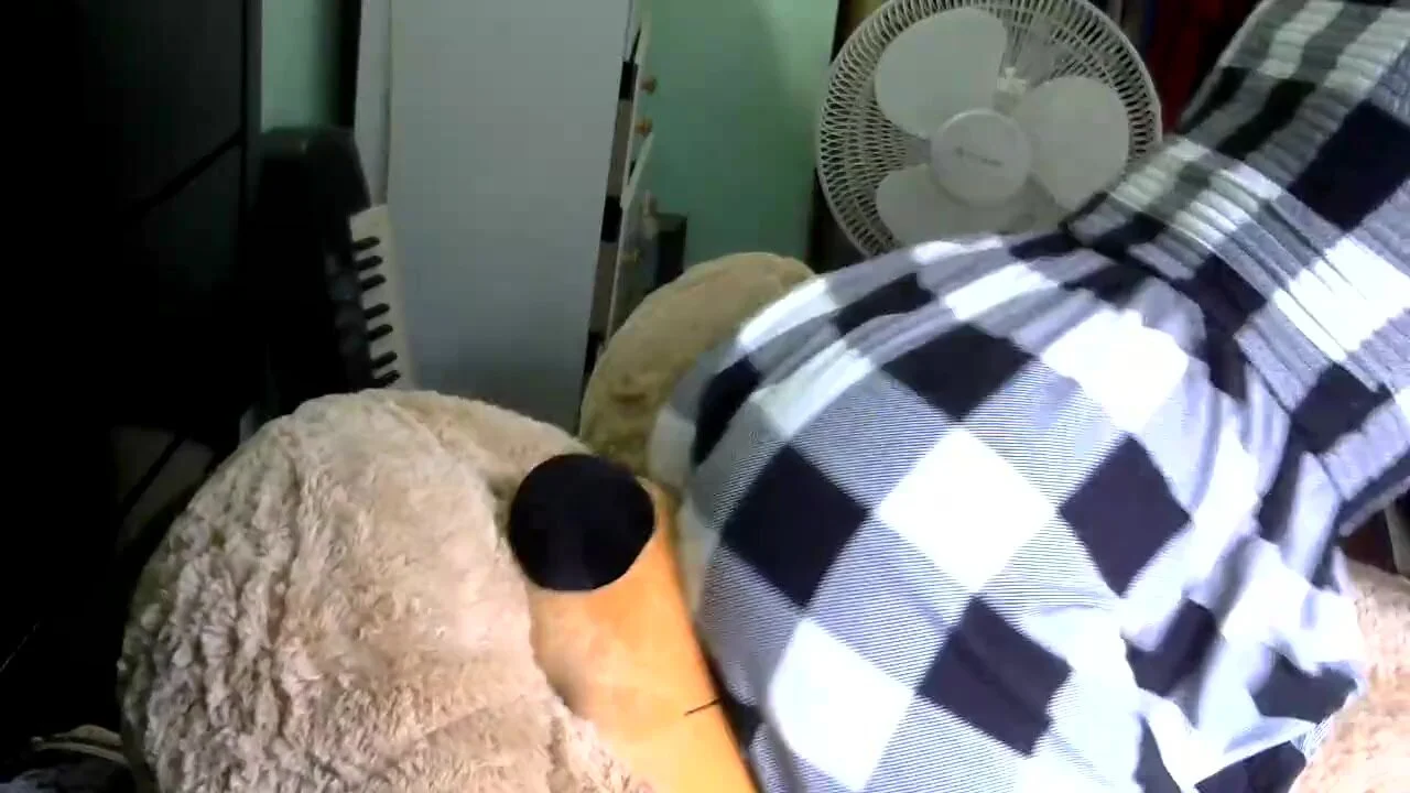 Fart on stuffed animal 2 - ThisVid.com