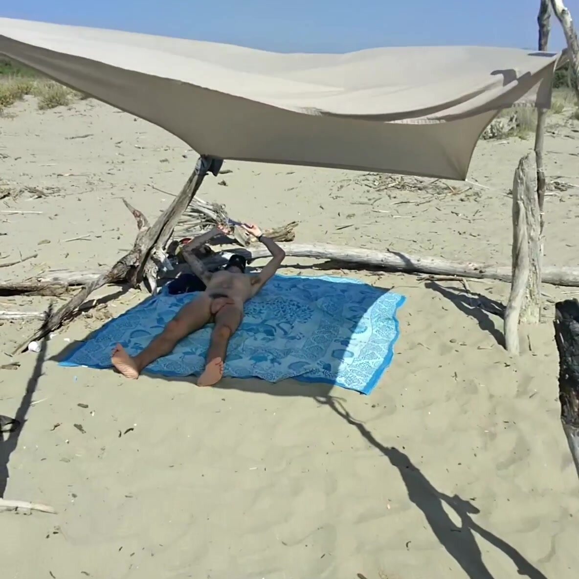 Spiaggia naturista - ThisVid.com