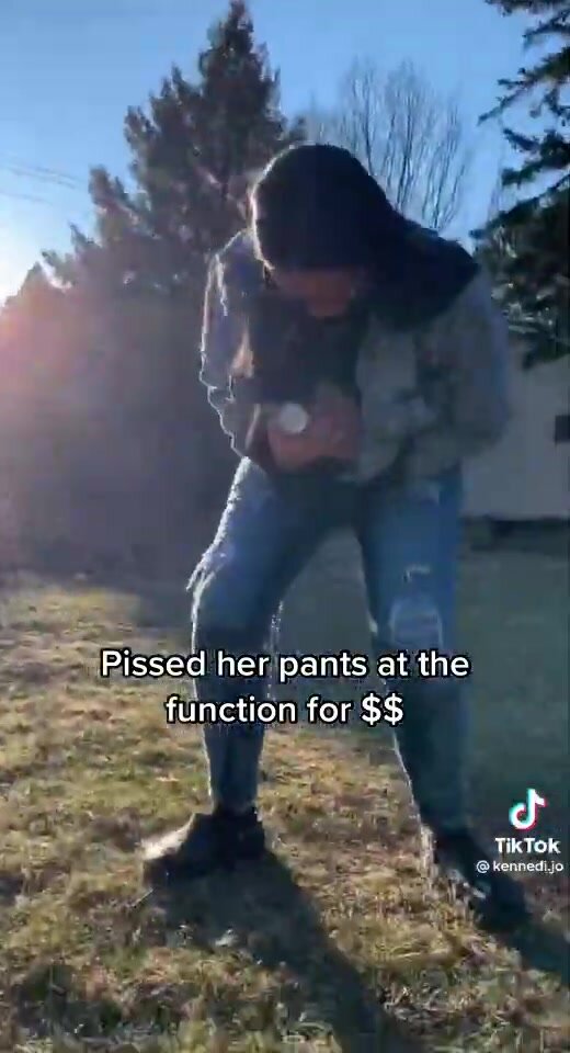 Girl pee her pants 1