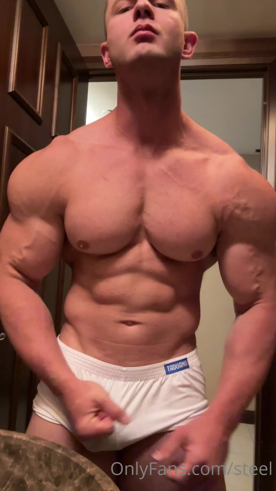 Amateur Alpha muscle domination - video 2 pic