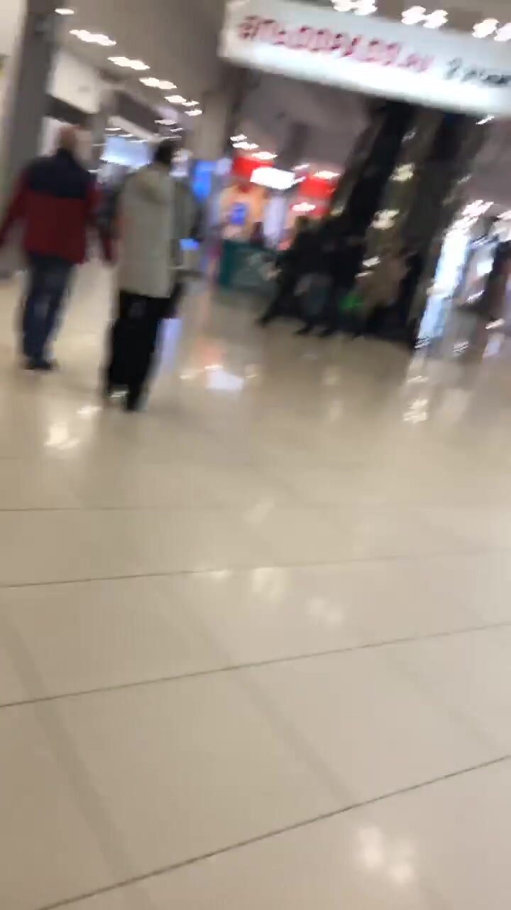 peed in mall