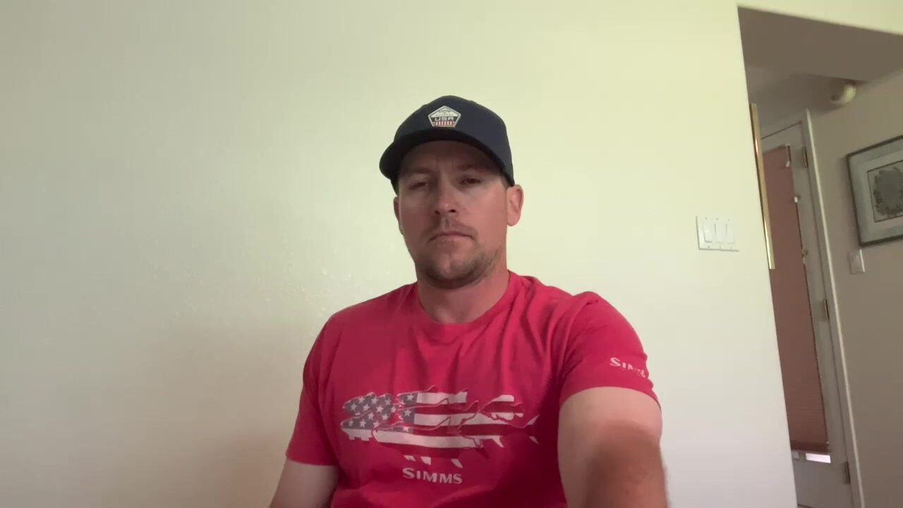 Married St8 White Guy Shows Off