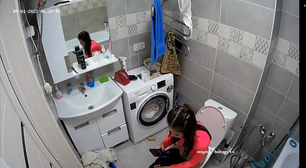 Girl pooping - video 327