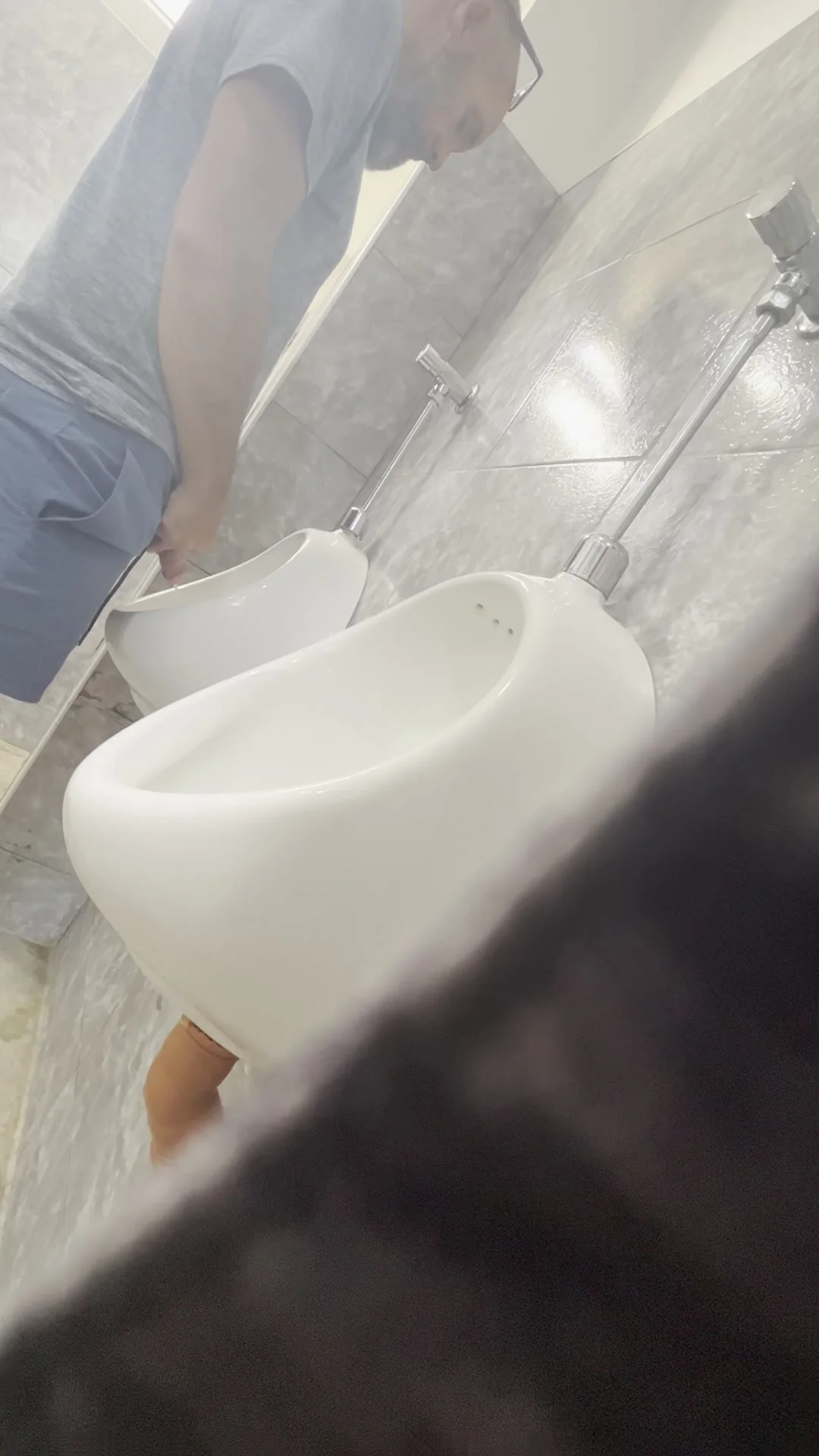 Spy piss beach urinal - ThisVid.com