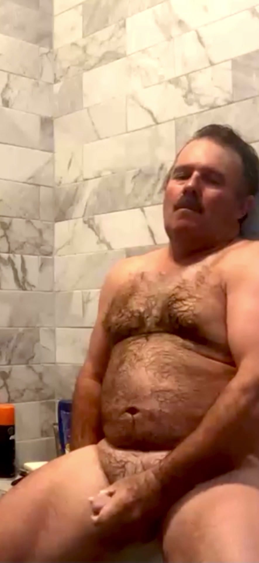 Bear in shower - video 4