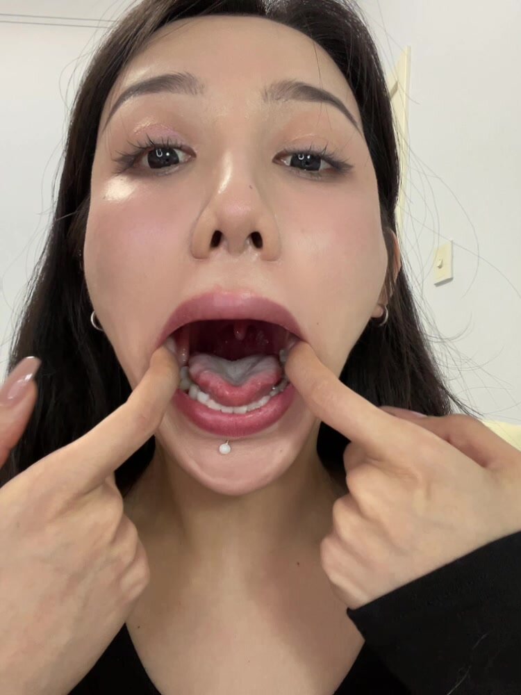Asian mouth 2 - video 2