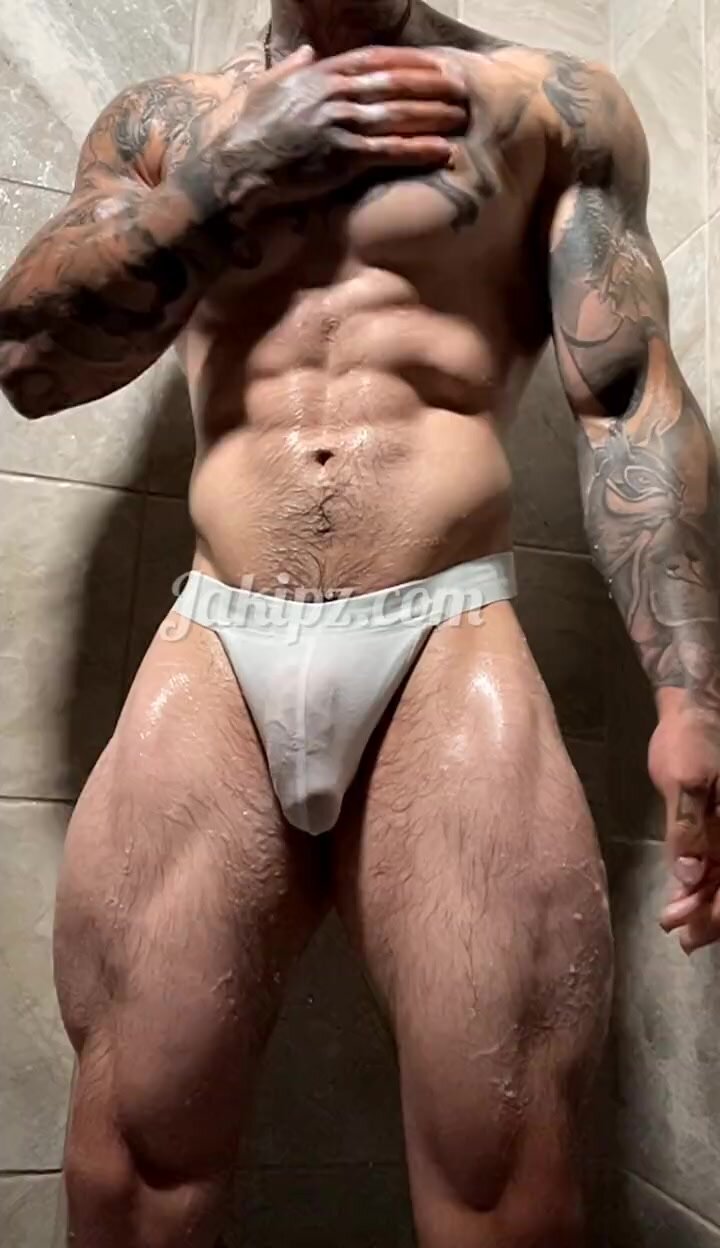 Hot tattoo muscle guy