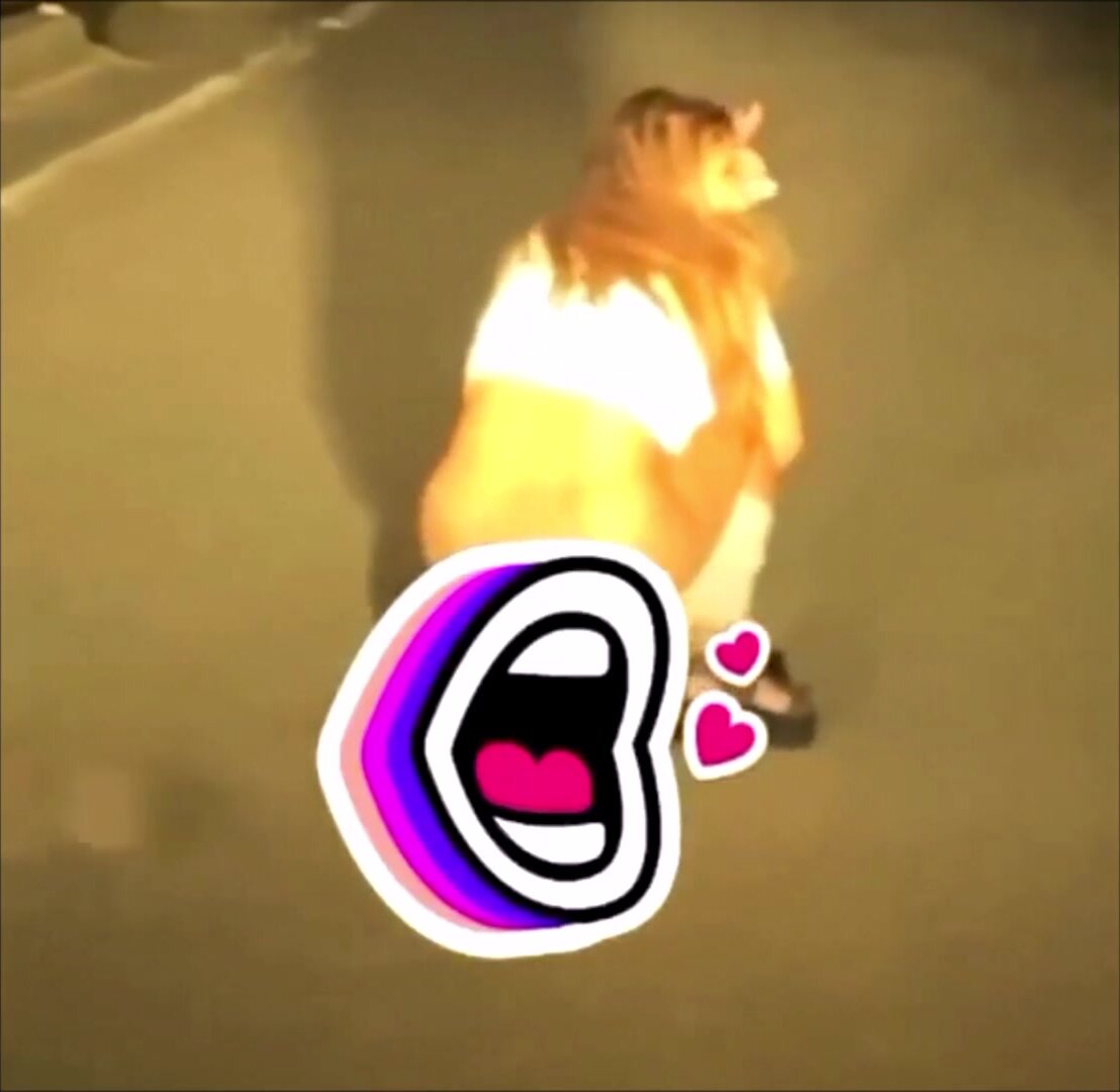 Japanese Girl Pees in the mi... of the road