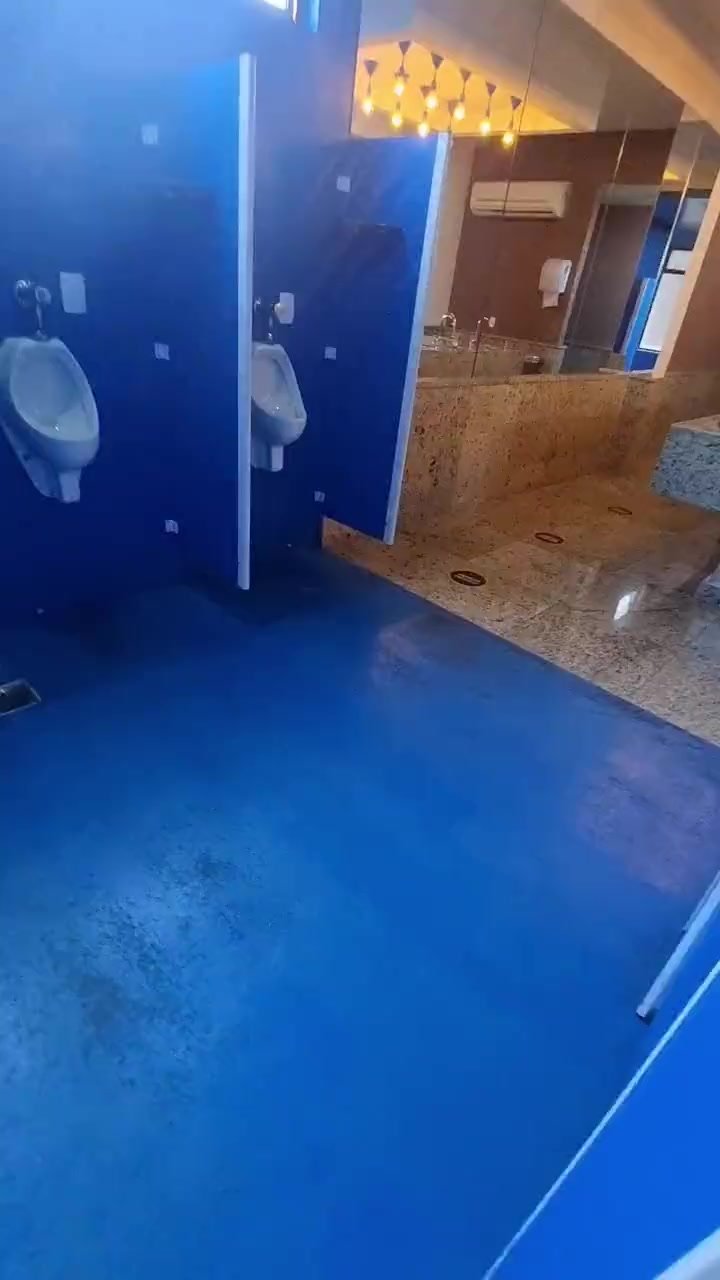 restroom cumrocket