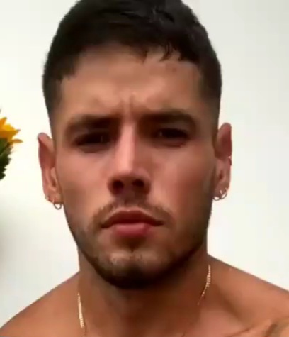 hot dude wanks and cums