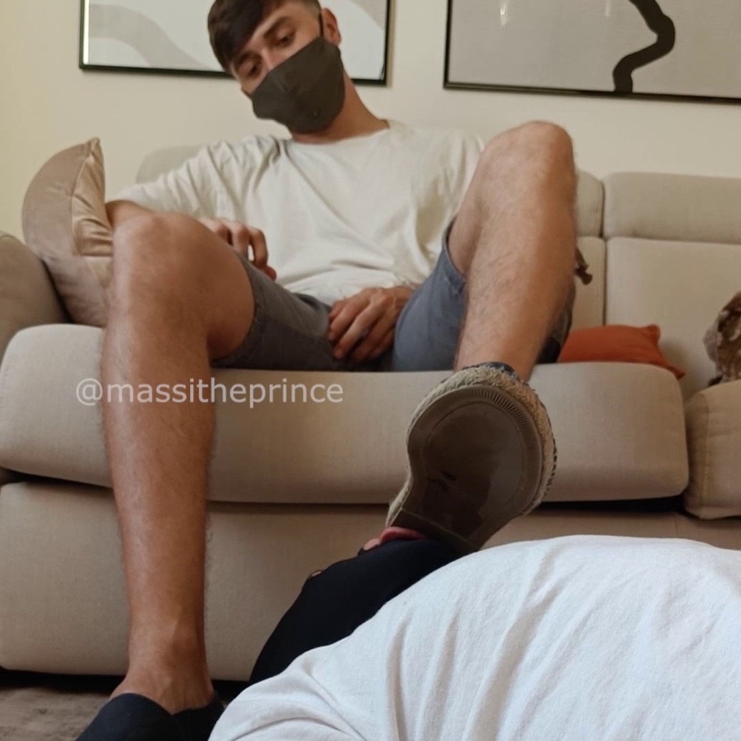 Clean the soles of my espadrillas and my sweaty feet