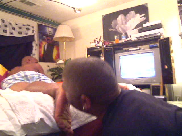 Black hunk getting sexy feet played with