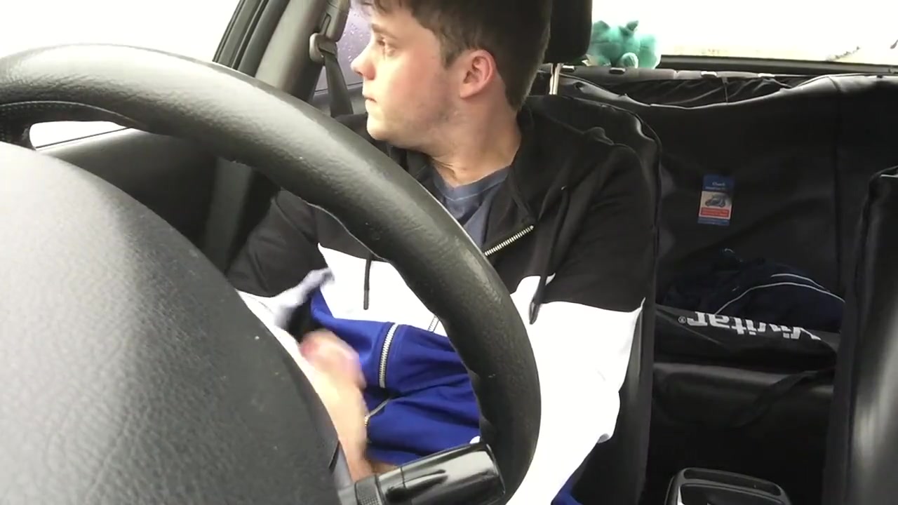 Young chav cums behind the wheel