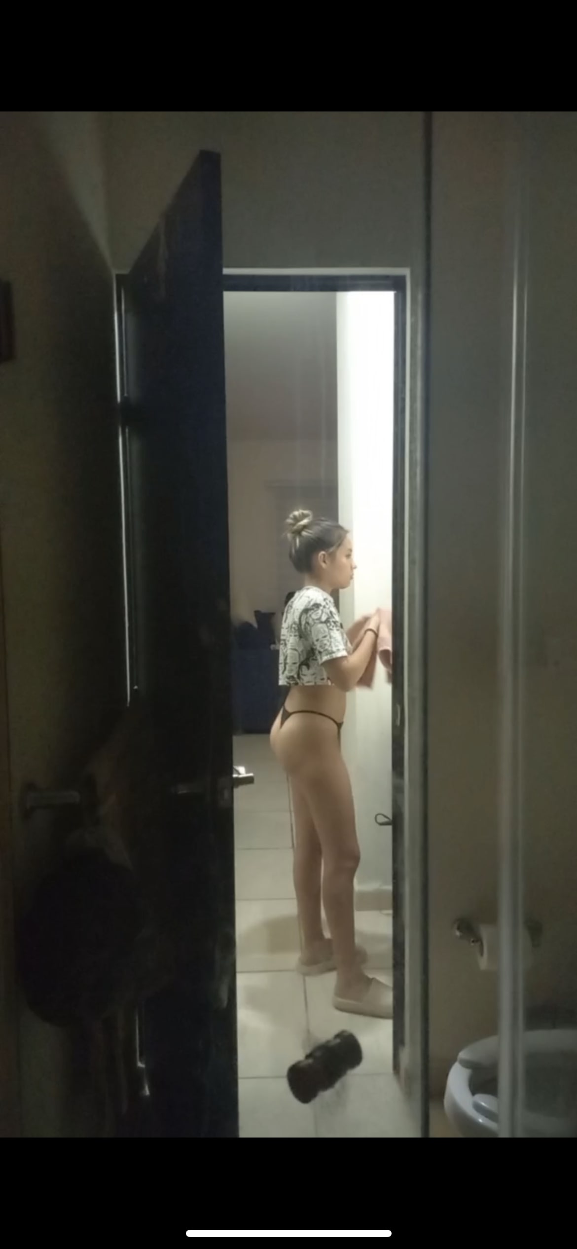 Cousin voyeur
