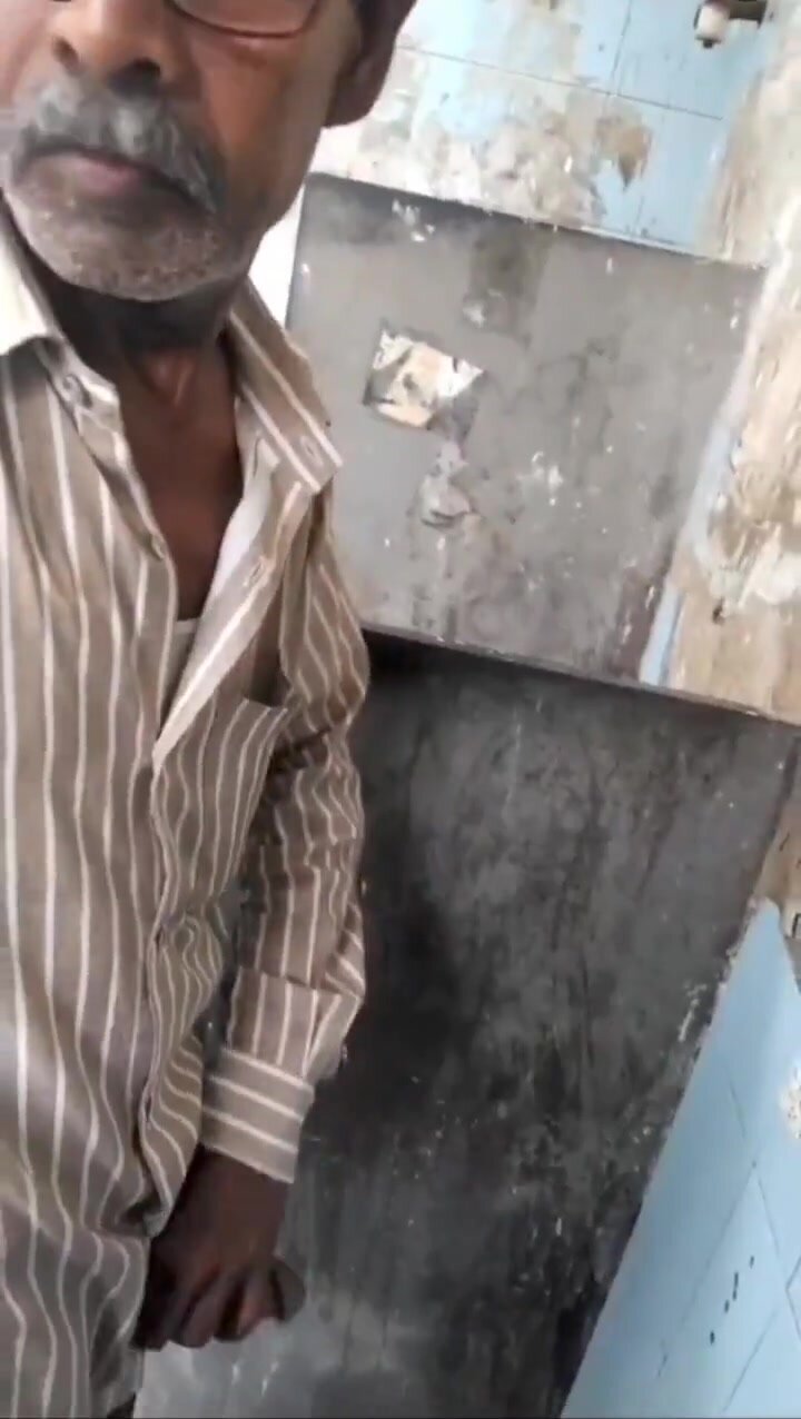 Indian toilet - video 4