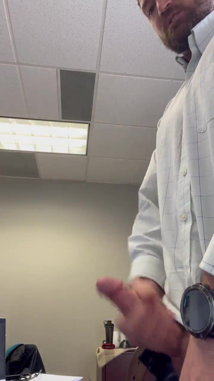Working Man Takes a Cum Break