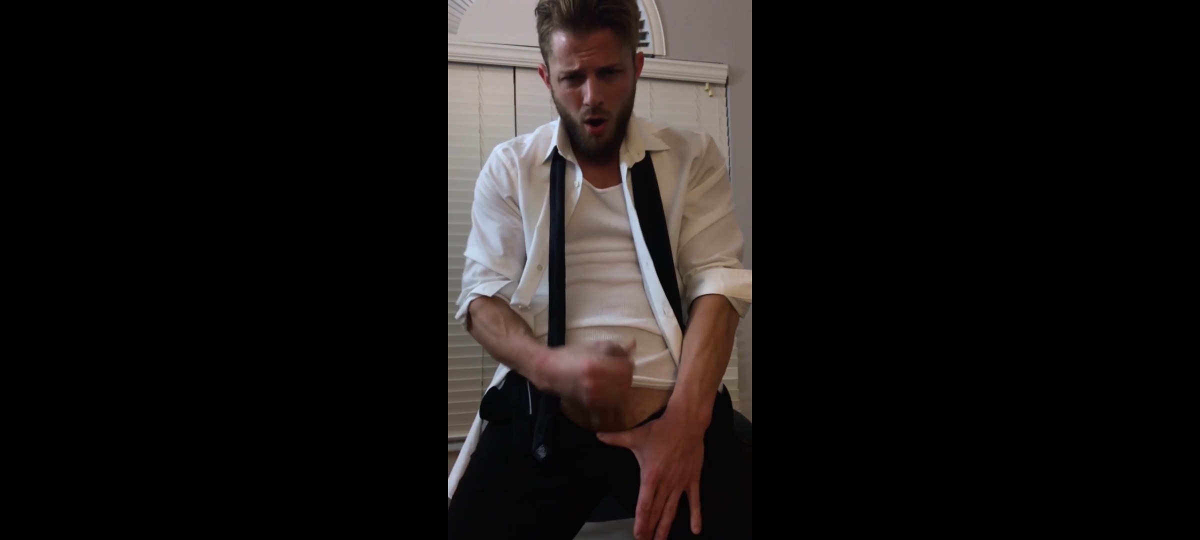 French male model jerk and cum