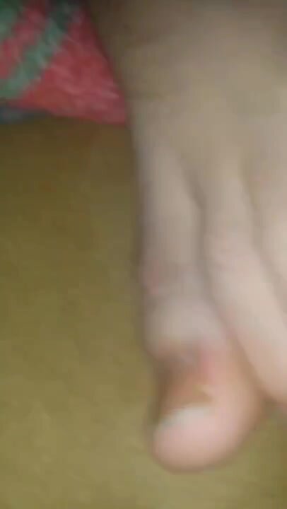 Cousin feet - video 4