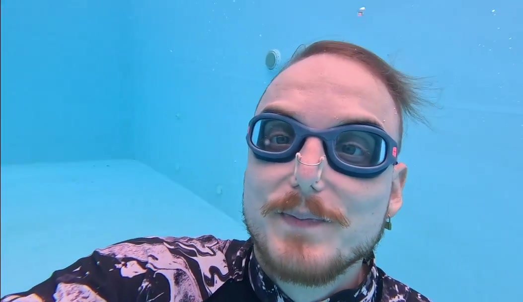 Underwater russian with noseclip and goggles