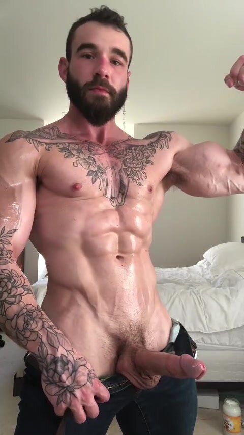 muscle inked daddy jerks off and cum
