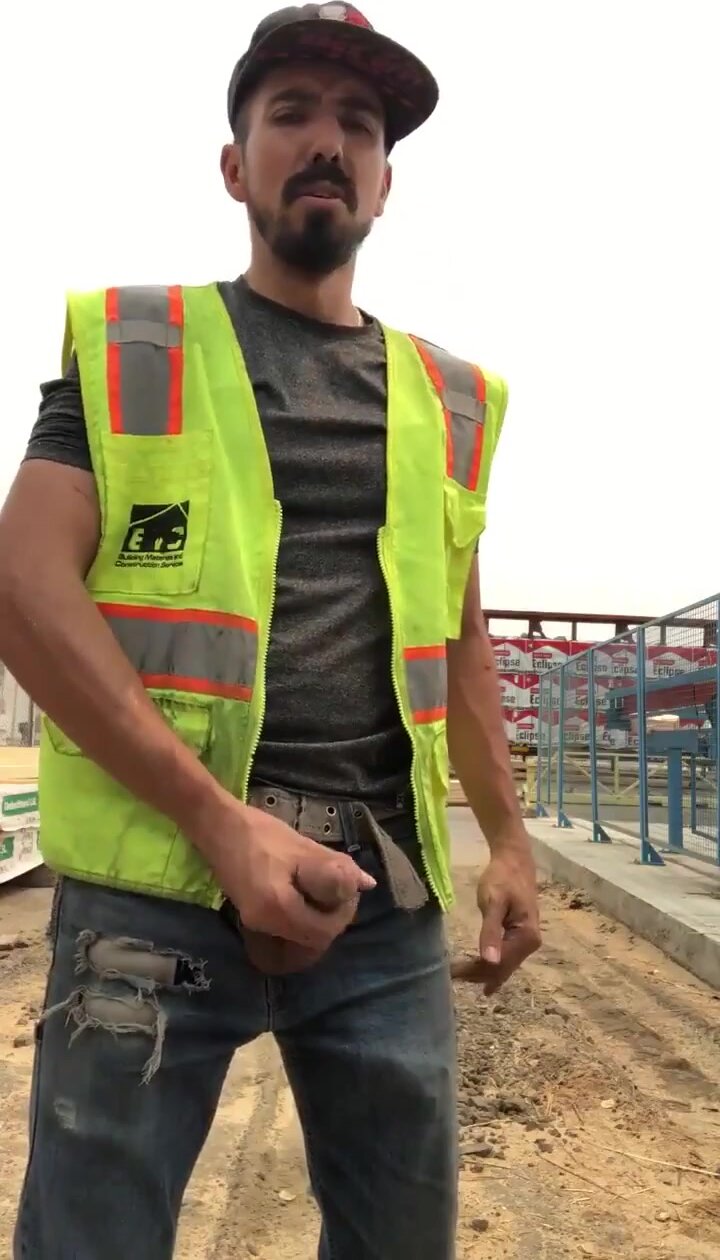 Latino construction leaking cum on site