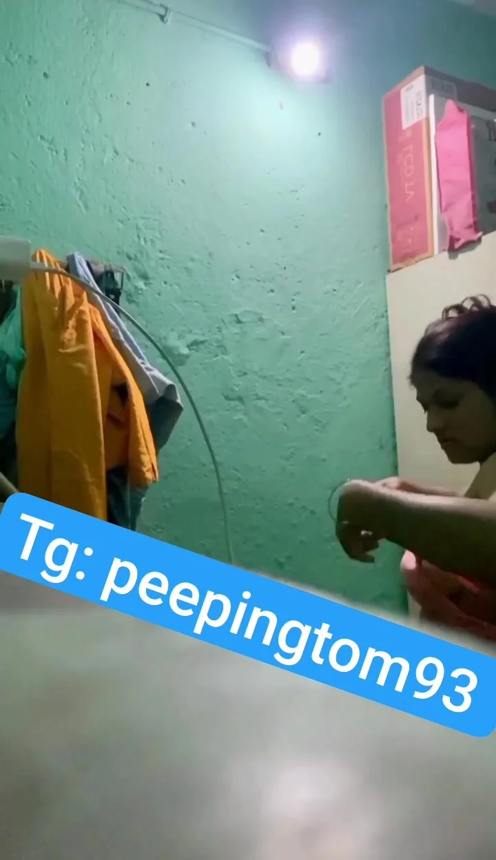 Bhabhi changing clothes - video 2 - ThisVid.com