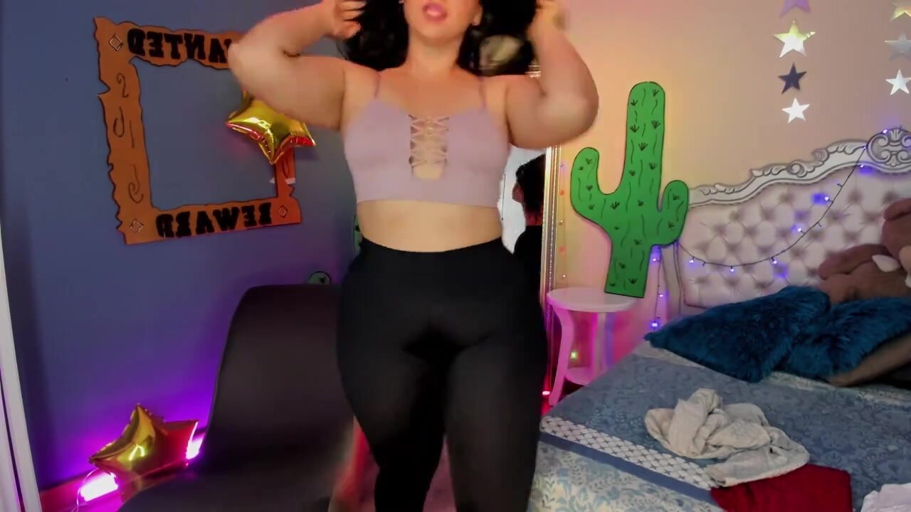 pawg testing new tight clothes