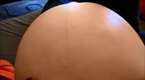 Bebe se mueve en el vientre