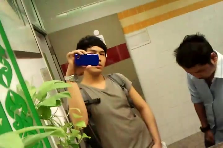Suck at mall toilet with crowd