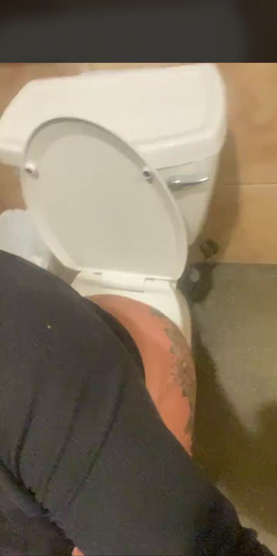 Public bathroom pee - video 4