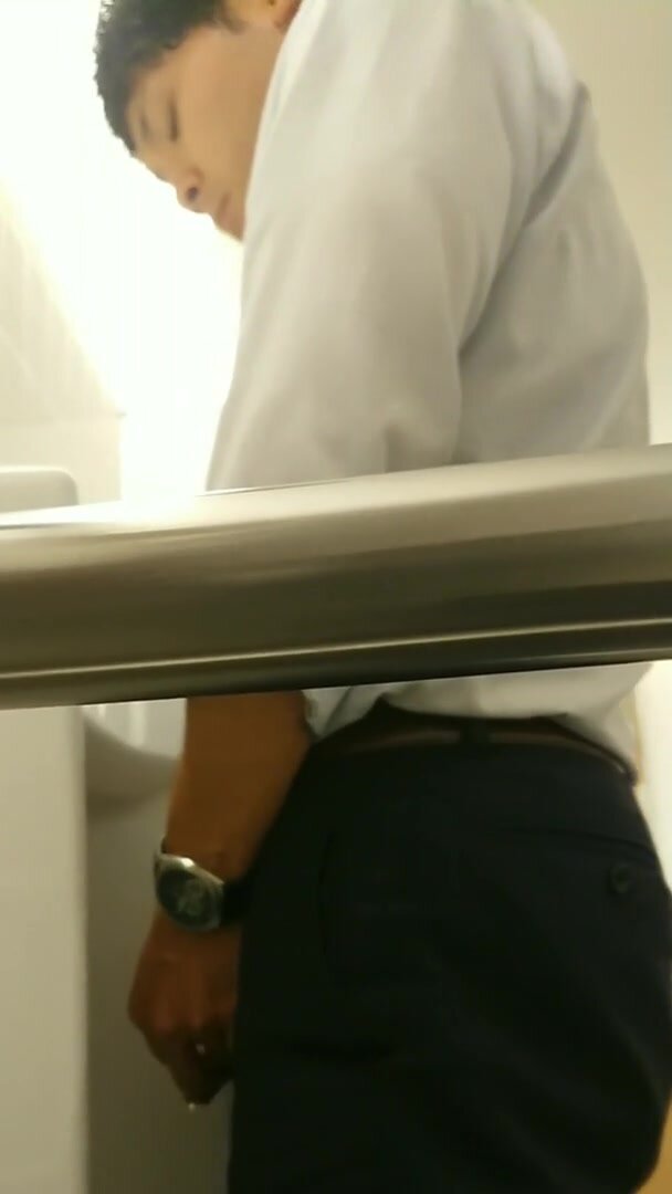 Public toilet spy - video 28