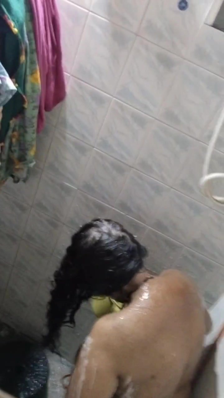 Hidden bathing - video 2