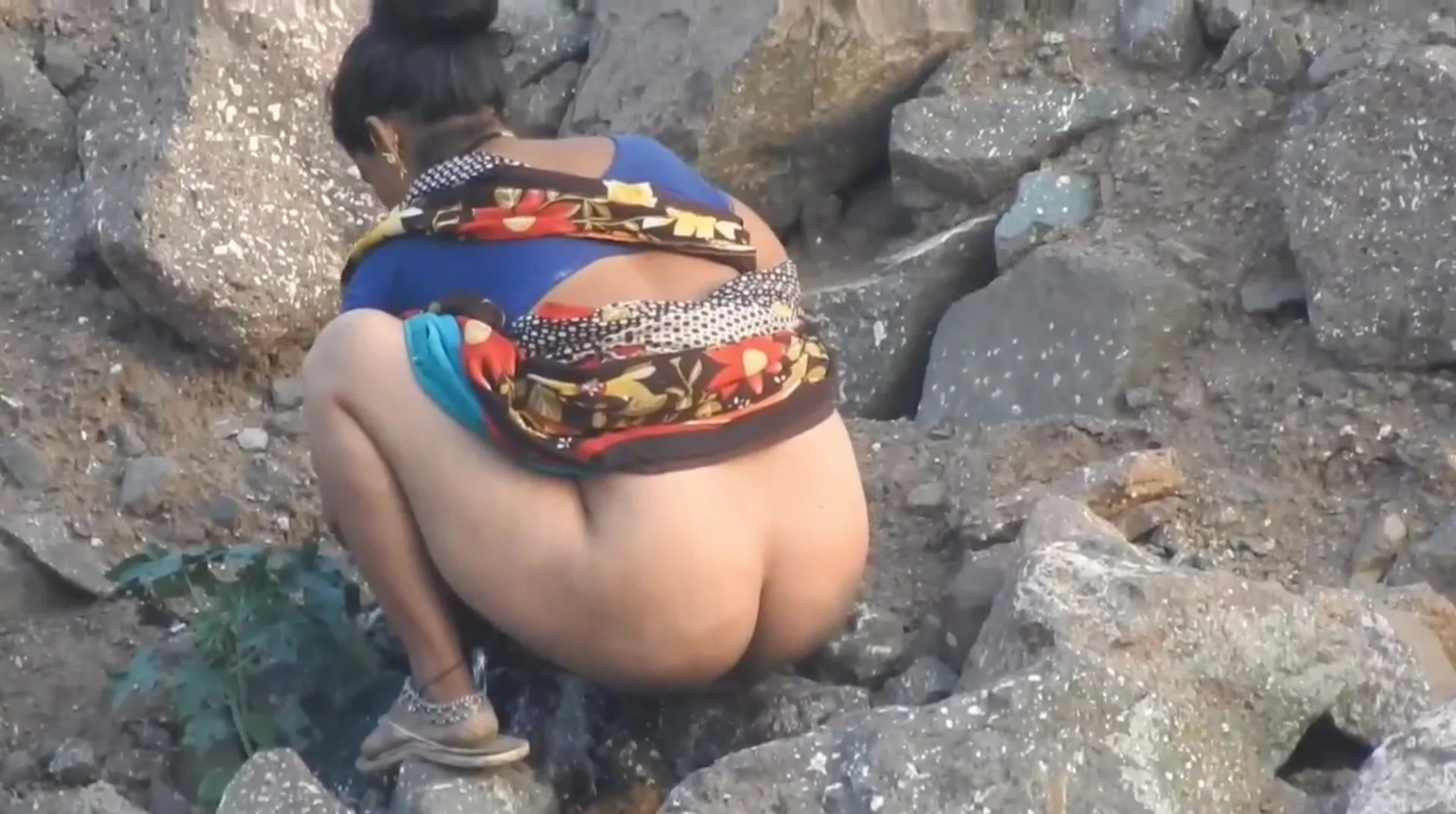 Indian aunty outdoor porn