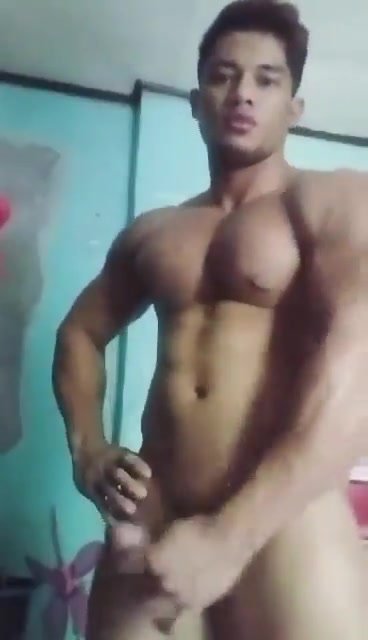 Filipino bodybuilder jerk off