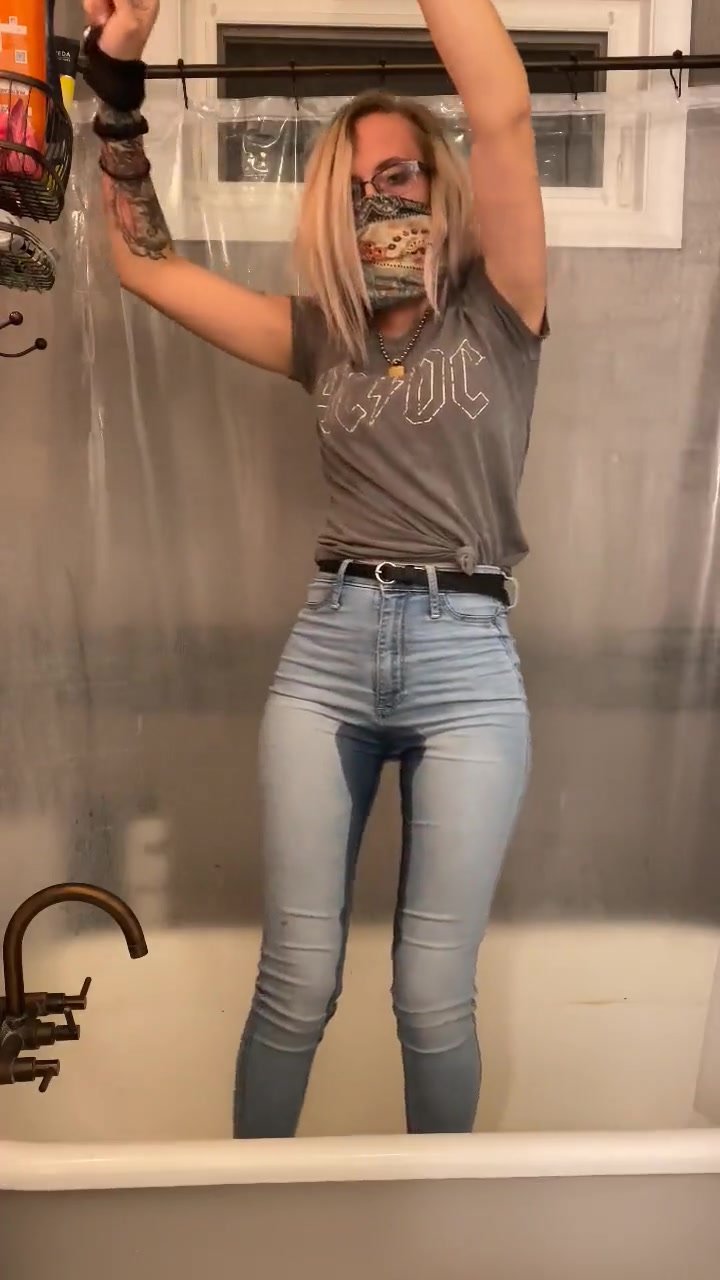 Brianna peed her pants - video 2