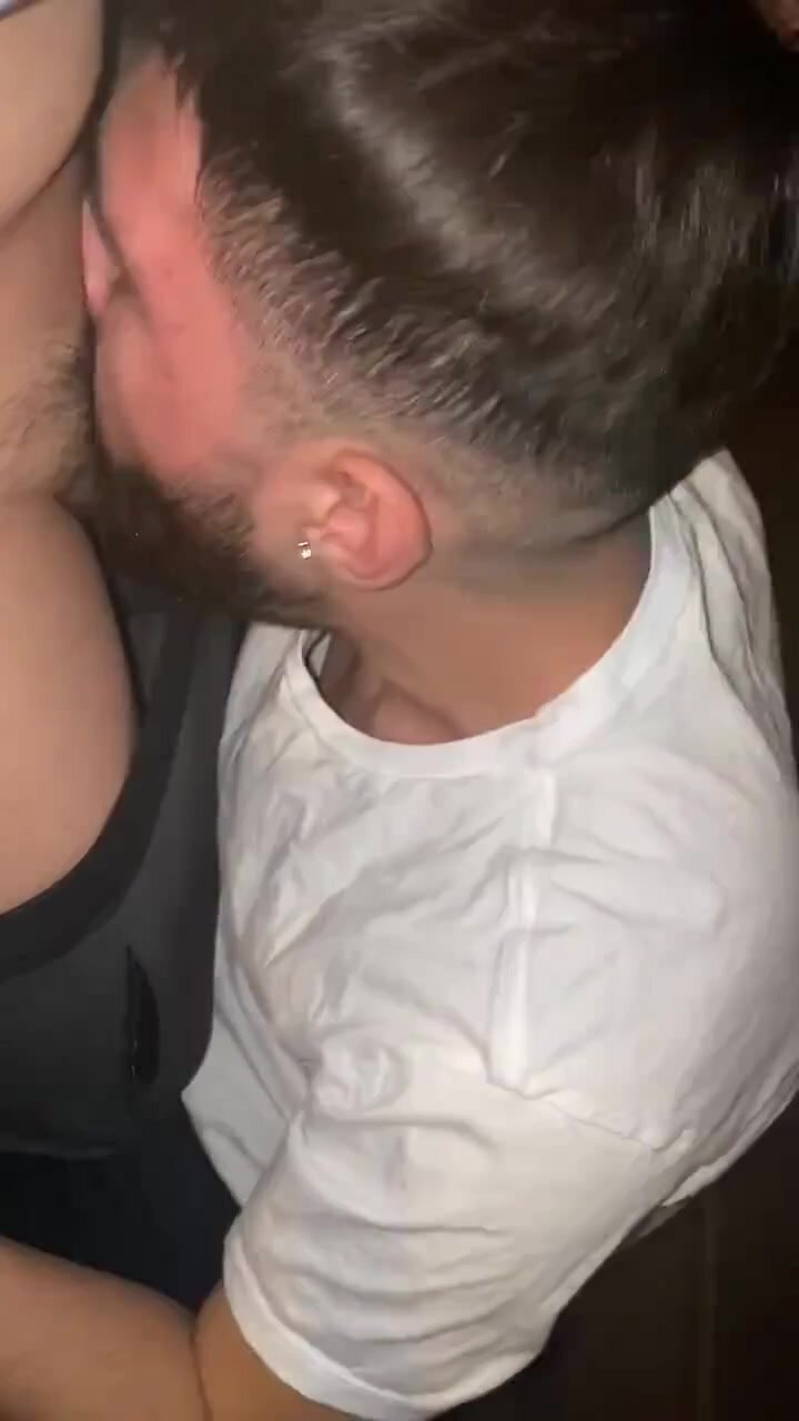 Handsome Guy sucking at cruising
