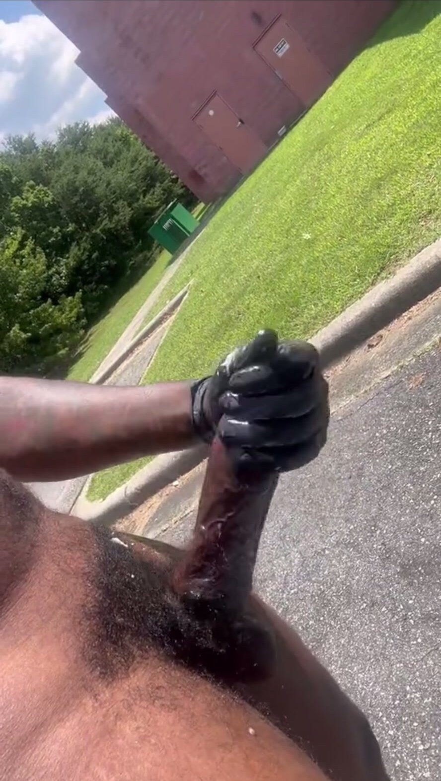 Thick dick shooting outside