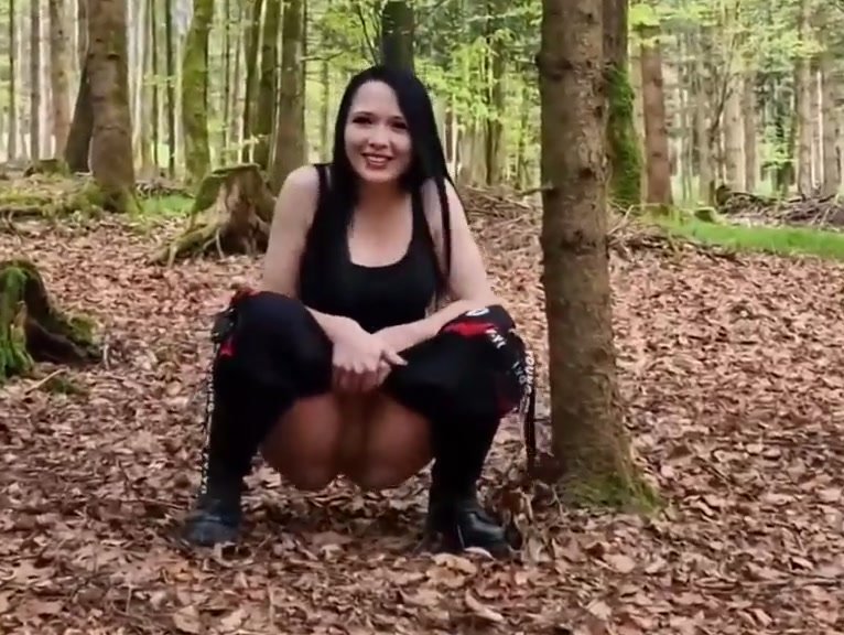 Public Pissing - Sweet young girl pees in the forest