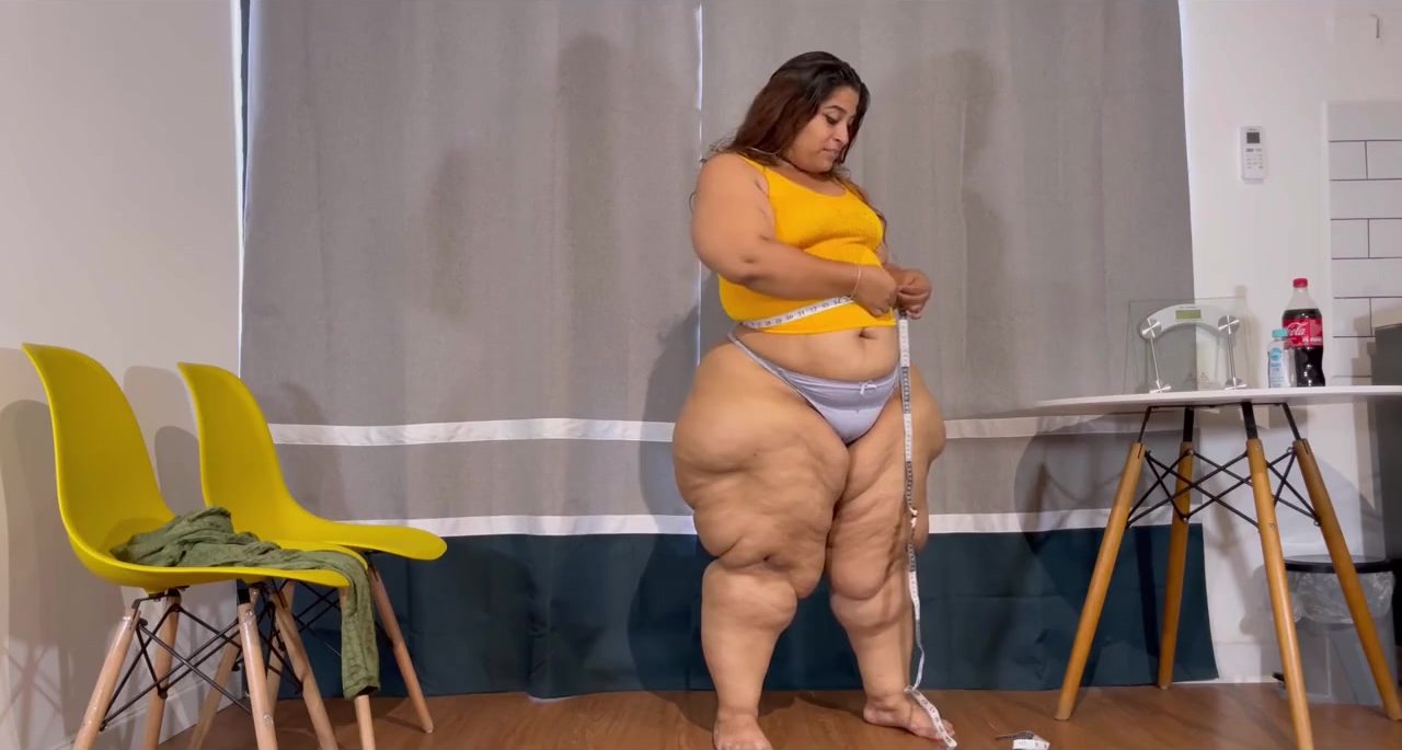 bbw show her fat body 6