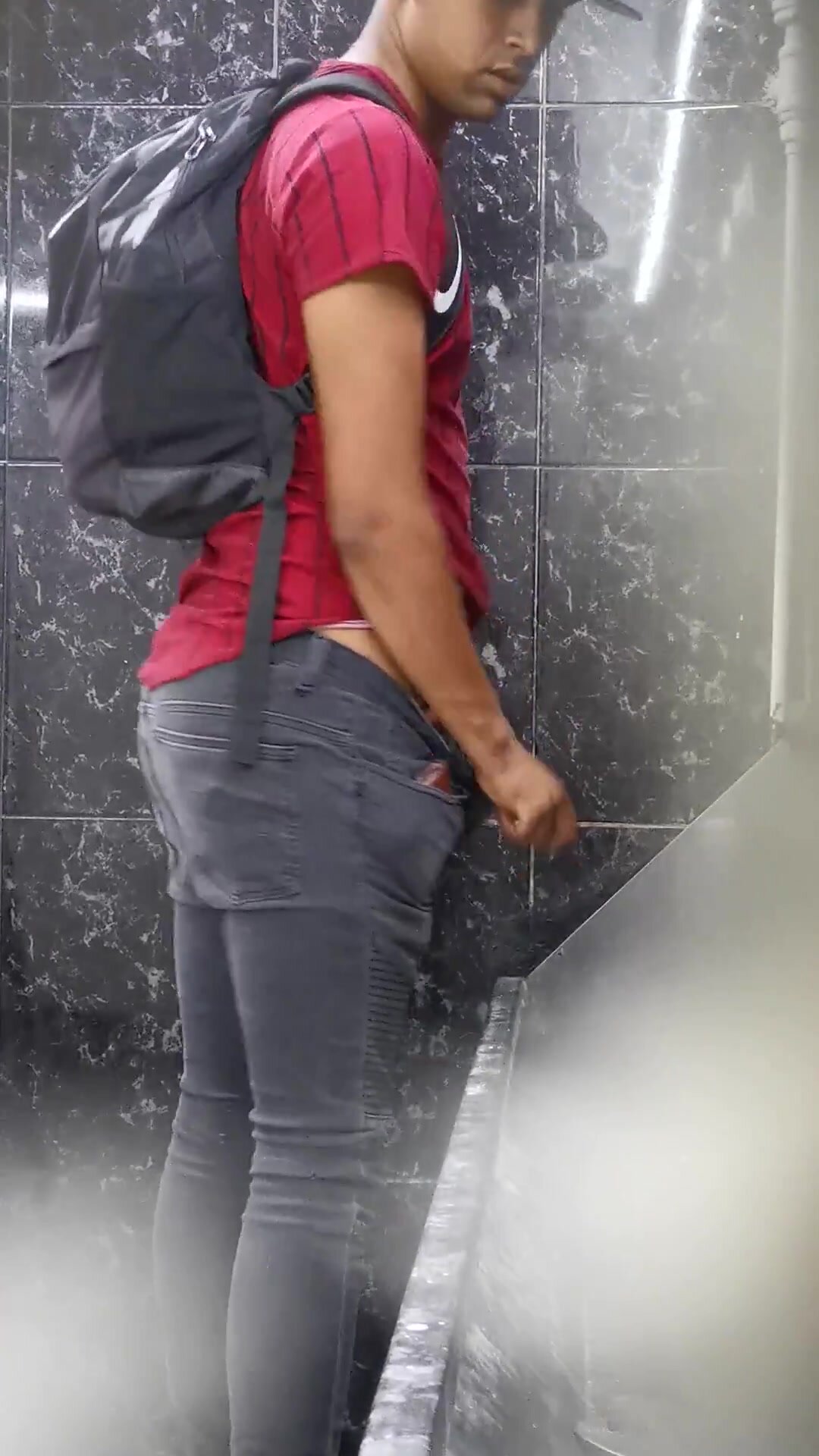 spy urinal chacal - video 2
