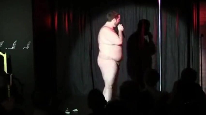 Fat monologist gests naked on stage