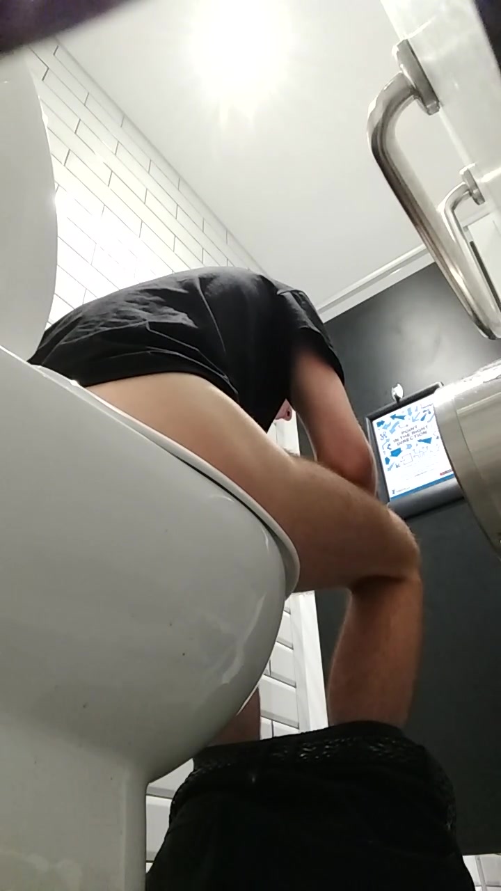 toilet br 15- Skinny twink with bad haircut