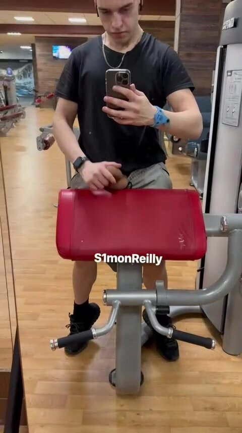 Big uncut gym boner; Short clips from rddt pt. 3