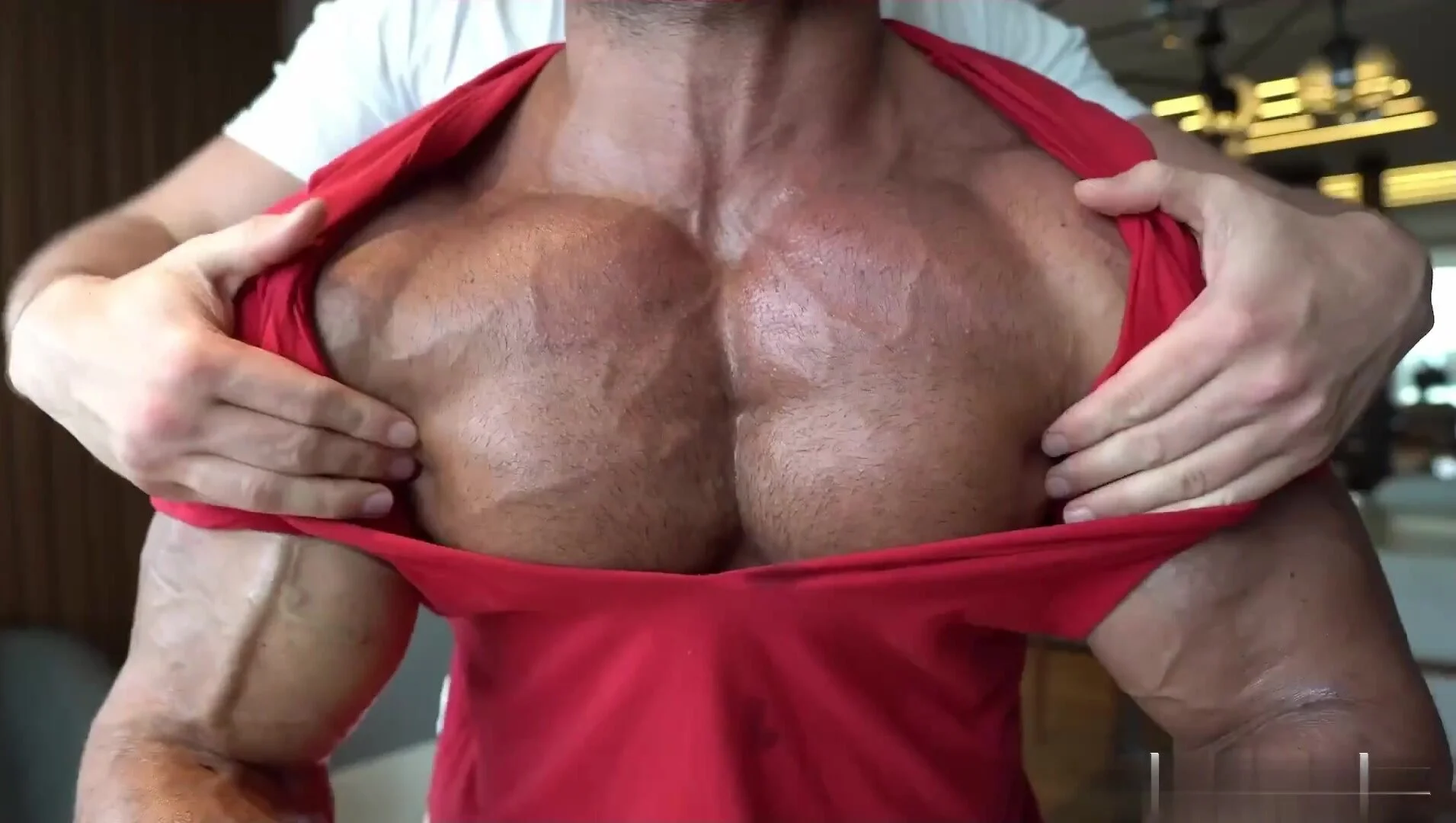 Juicy Pecs Worship - video 2 - ThisVid.com