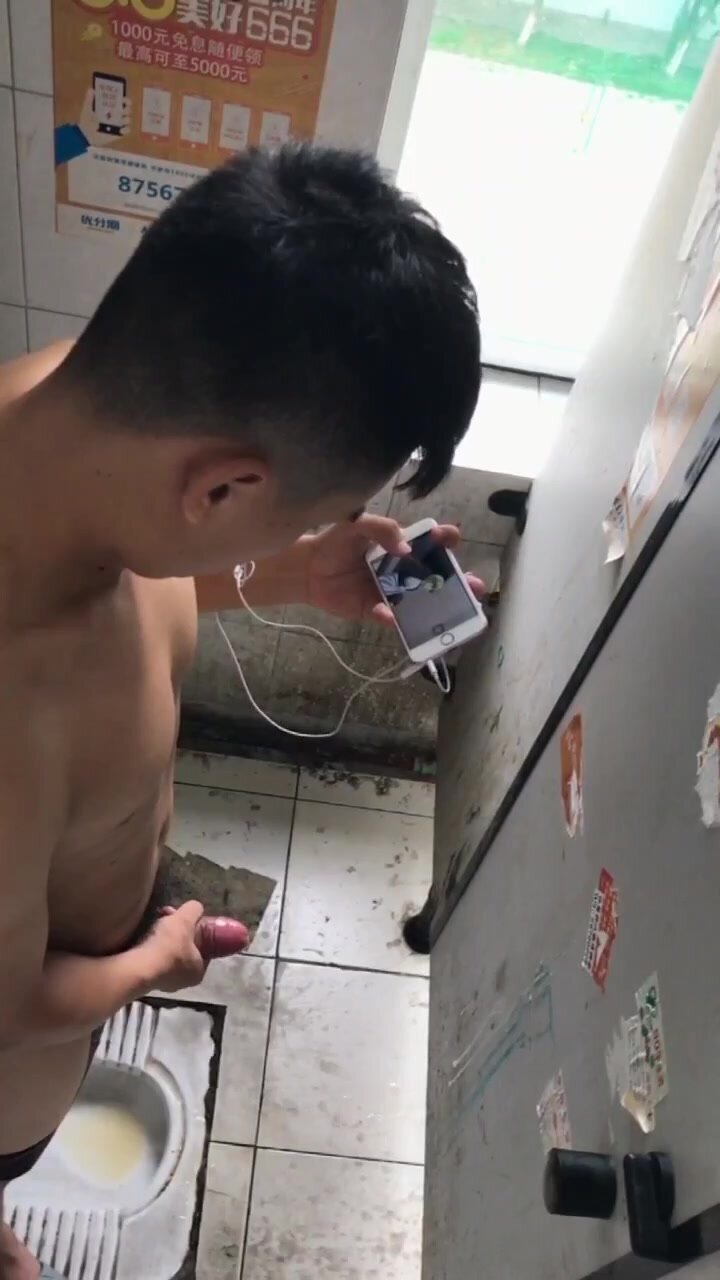Caught chinese student cumming on the toilet door