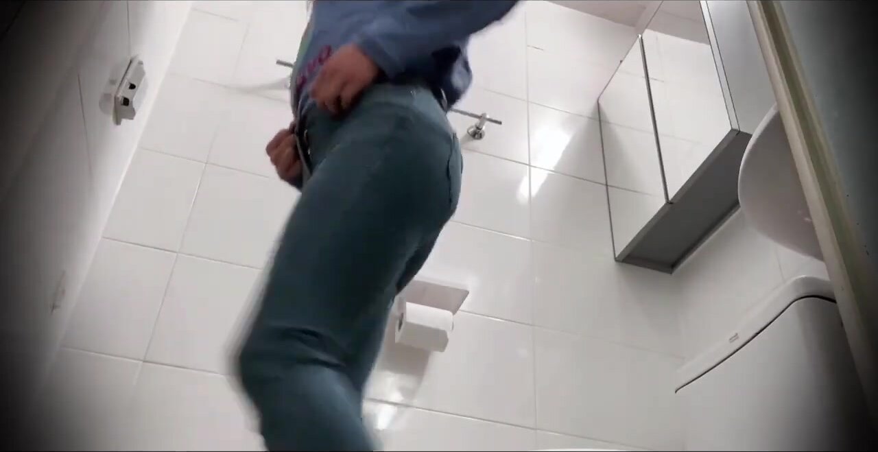Korean Girl Tries to Open the Toilet but It's Too Late